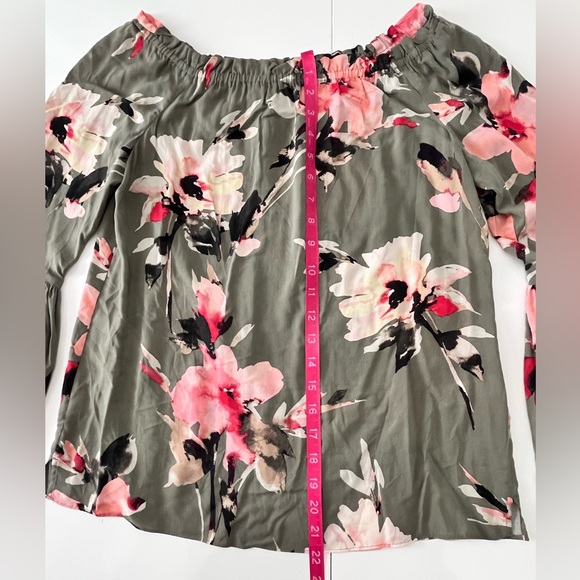 White House Black Market | S | 19” p2p - Picture 6 of 10